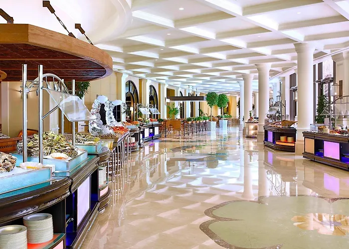 The Ritz-Carlton Abu Dhabi, Grand Canal